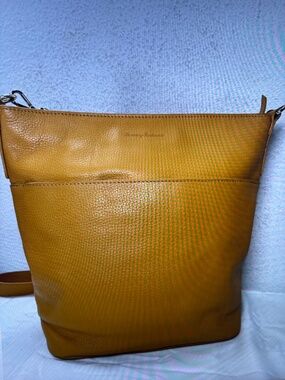 TOMMY BAHAMA'S -NWT$146.00                              SOFT GOLDEN TAN LEATHER